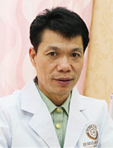 男性左侧脸部局限型白癜风1年